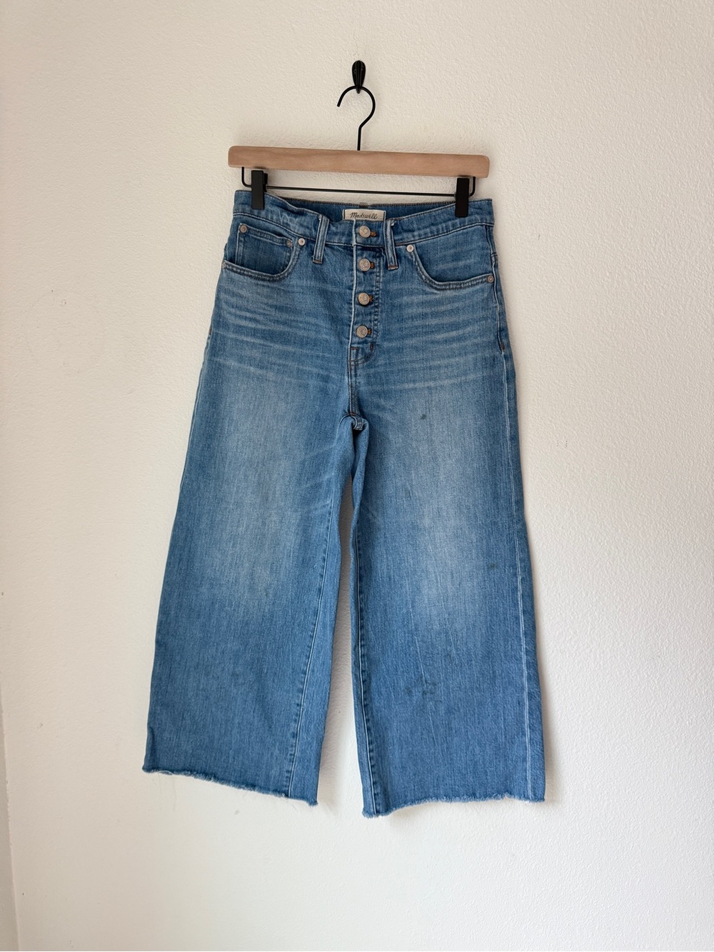 Madewell Wide-Leg Crop Jeans: Button-Front Edition - Martina Wash 27 - Flaw - Picture 2 of 12